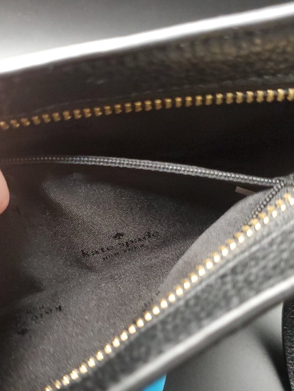 Kate Spade black pebbled leather shoulder bag with gold logo - Picture 8 of 11